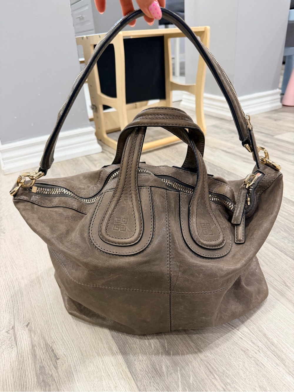 ✨ GIVENCHY Nightingale Large Leather Tote Shoulder Bag, Zip, Double-Face ✨ - Picture 4 of 16